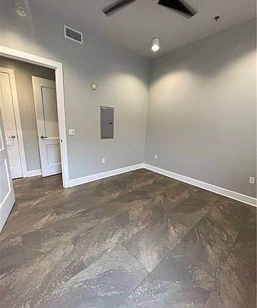 5th image of 818 Howard Ave #404
