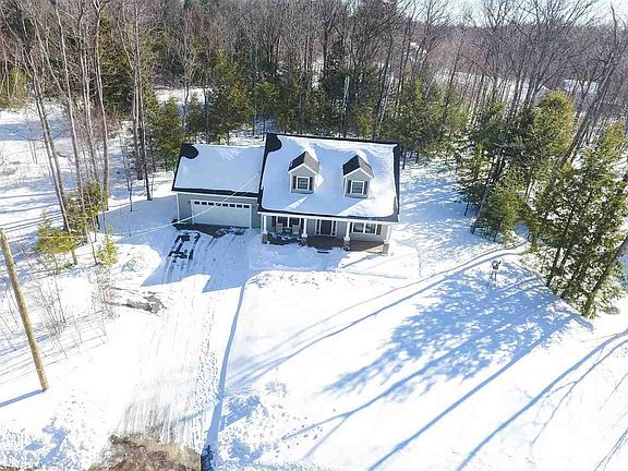 2nd image of 55 Jacqueline Dr