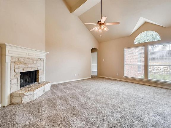 3rd image of 1502 Chateau Ln
