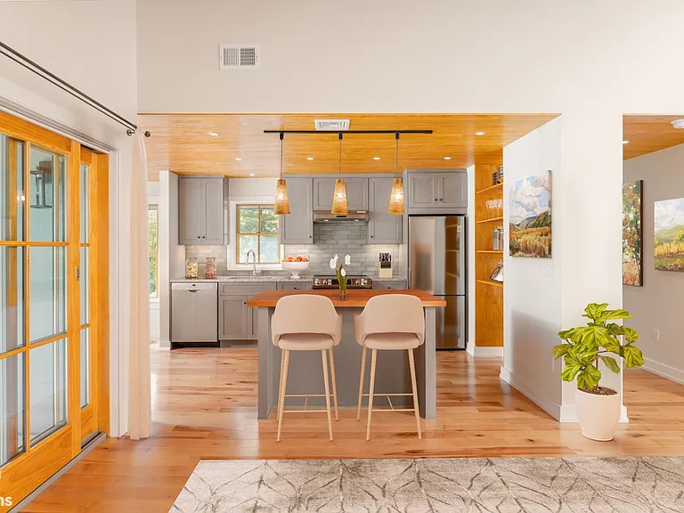 232 W Shore Dr — Photo 22
