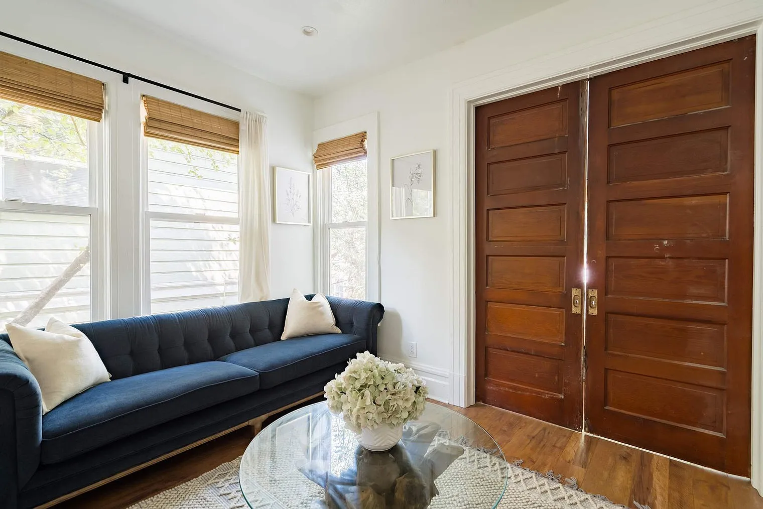 3 bed, 1.0 bath, 979 sqft, $5,956 — Photo 4