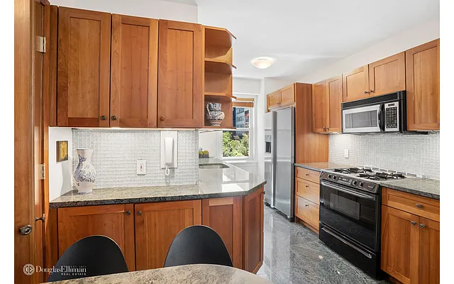 Sold by Douglas Elliman | media 18