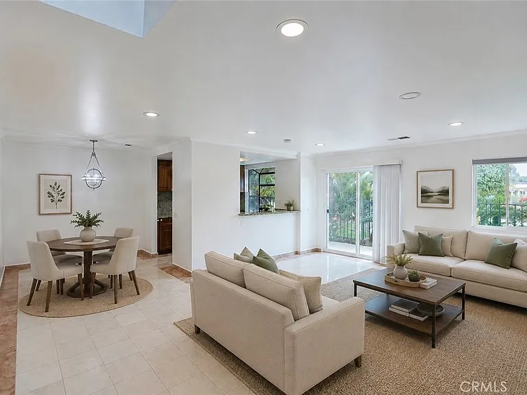 1230 S Barranca Ave #F — Photo 3