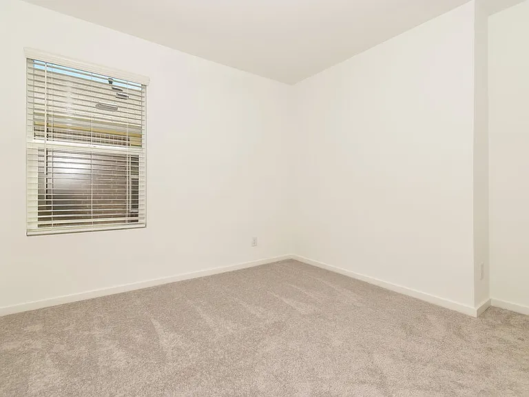 1718 Crossbill St — Photo 14