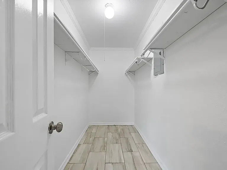 118 Tamarind St — Photo 2