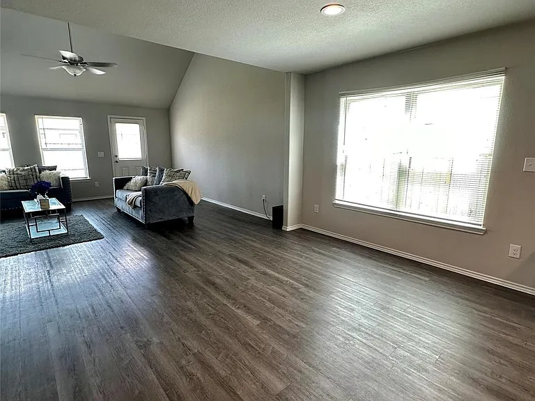 4231 Tulip Oak Dr — Photo 9