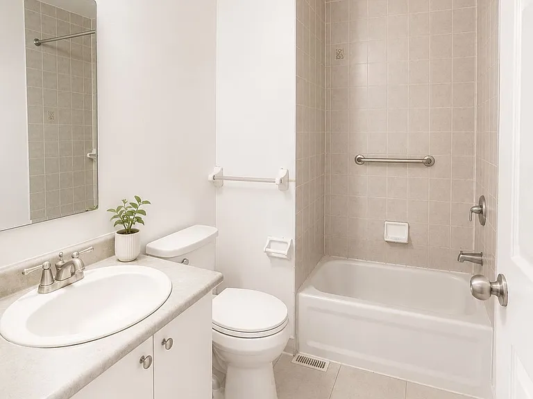 3005 Islington Ave W #E — Photo 11
