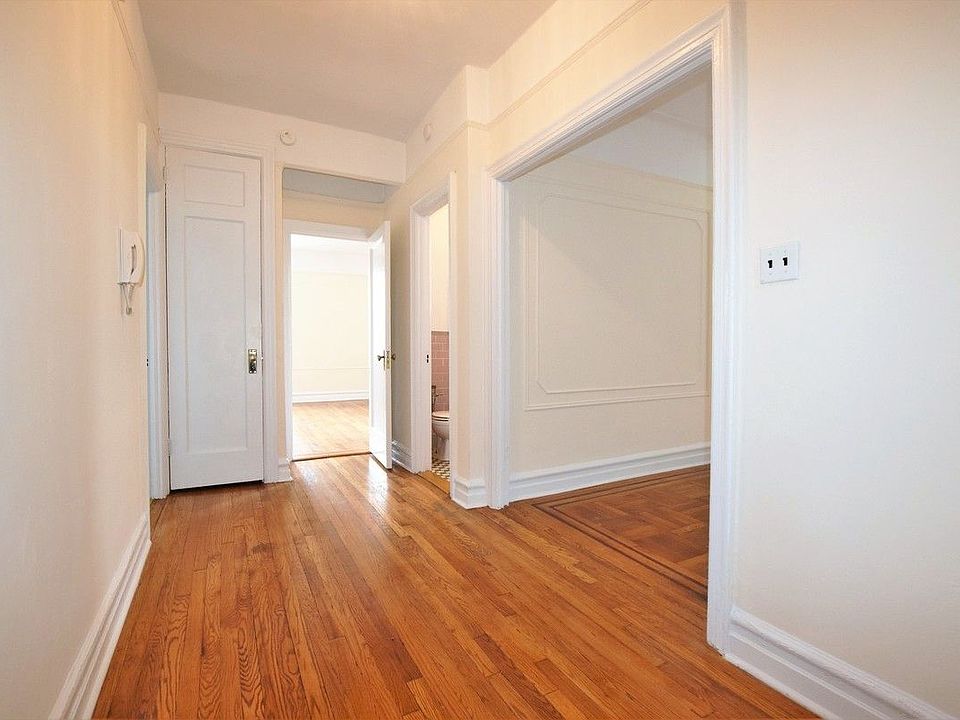 1st image of 2116 Benson Ave #2K