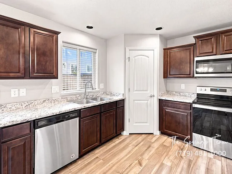 5338 Kingscote Dr — Photo 18