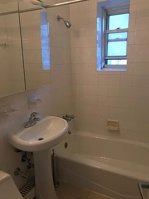 Rented by Hampshire Assets LLC | media 37