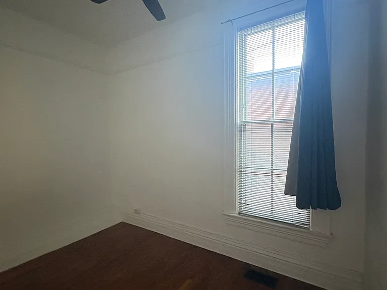 610 W Briar Pl #1 — Photo 7