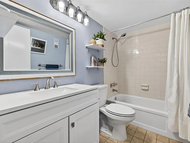 7625 Sun Island Dr S #207 — Photo 21