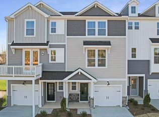 135 Sugar Run Dr, Fuquay Varina, NC 27526