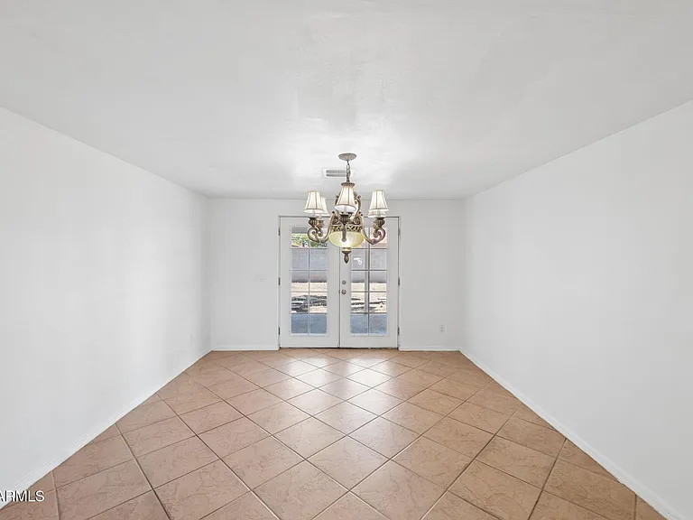 7 S Catalina St — Photo 10