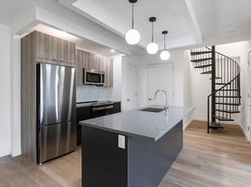 1000 Lorimer St