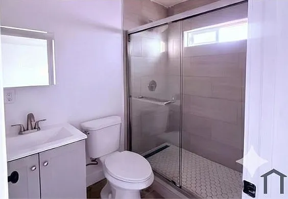4362 Folsom St — Photo 3