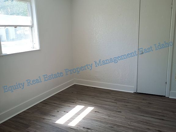 5th image of 1020 S Broadway St #11