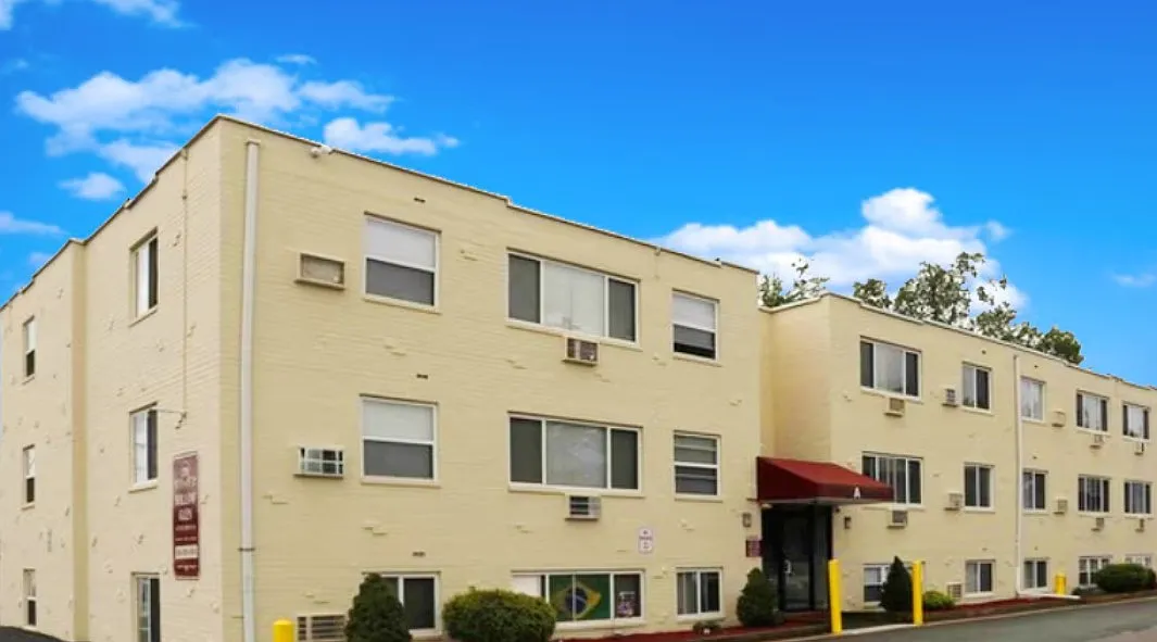 Willow Glen Apartments — Photo 1