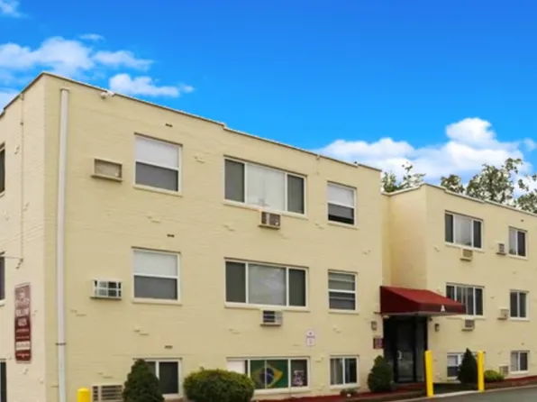 Willow Glen Apartments, 279 S Black Horse Pike #932400d4f, Mount Ephraim, NJ 08059