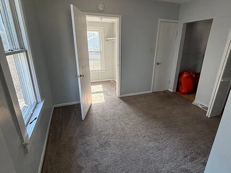 620 E Reynolds St — Photo 2