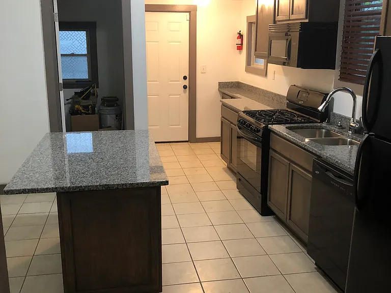 2235 Meyer Ave #2 — Photo 18
