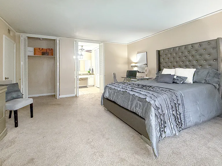 Provincial North Apartments — Photo 8