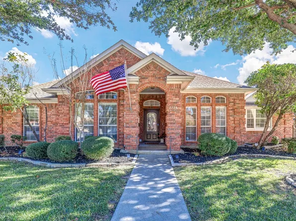 2728 Fox Glenn Ct, Hurst, TX 76054