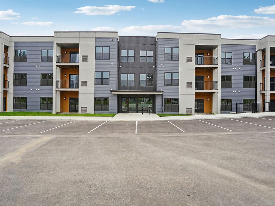 1st image of 2675 Burton Rd #206