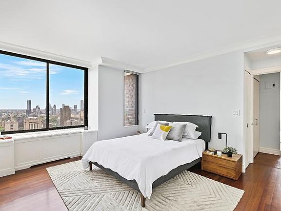 5th image of 304 E 65th St APT 35C