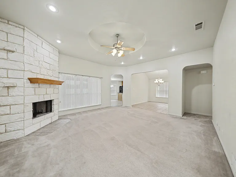 2806 Hydrangea Ave — Photo 7