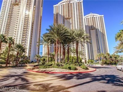 135 Harmon Ave #1204, Las Vegas, NV, 89109