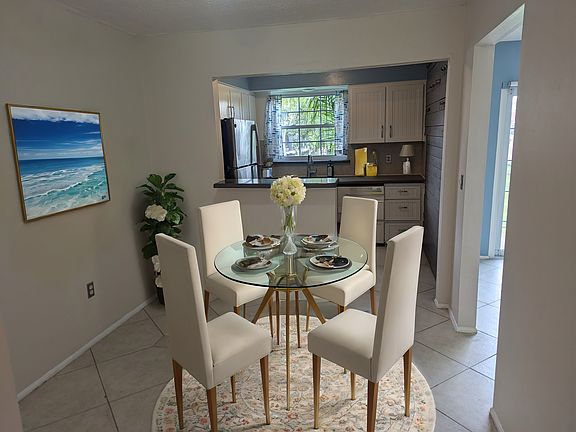 3rd image of 5201 Atlantic Blvd Unit 210