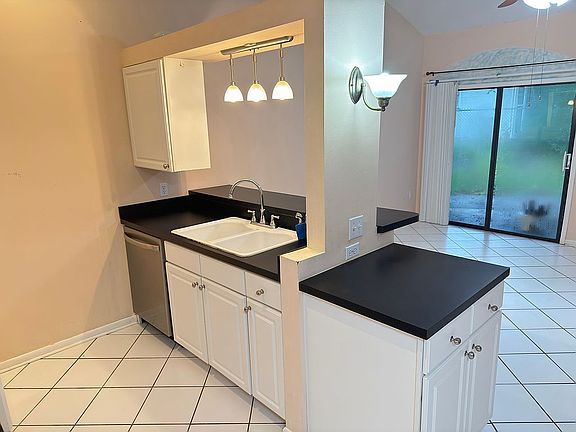 2nd image of 101 N Hill Ave APT 13