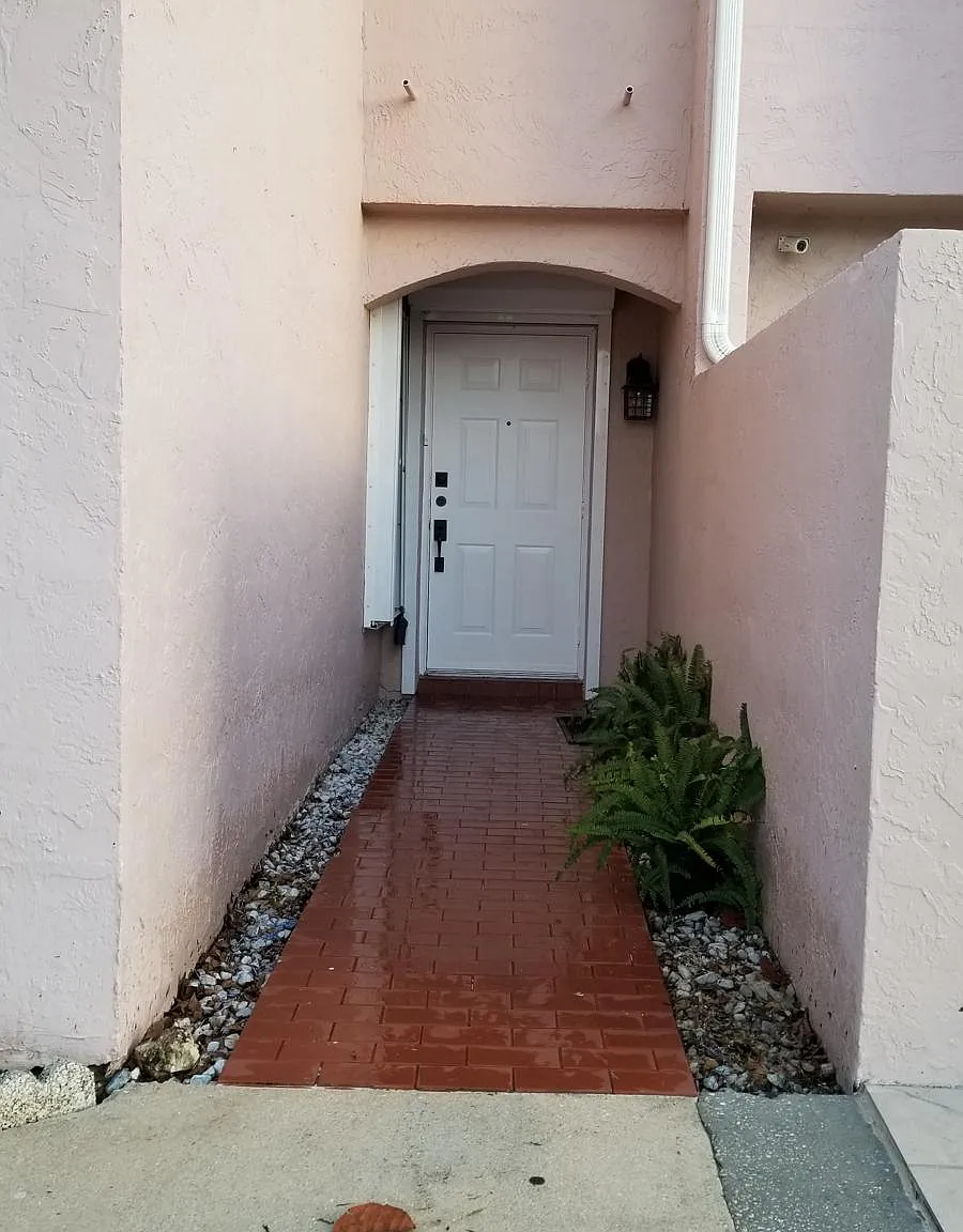 2 bed, 1199 sqft, $2,600 — Photo 1