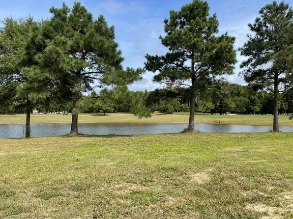124 Governors Way, Cape Charles, VA 23310