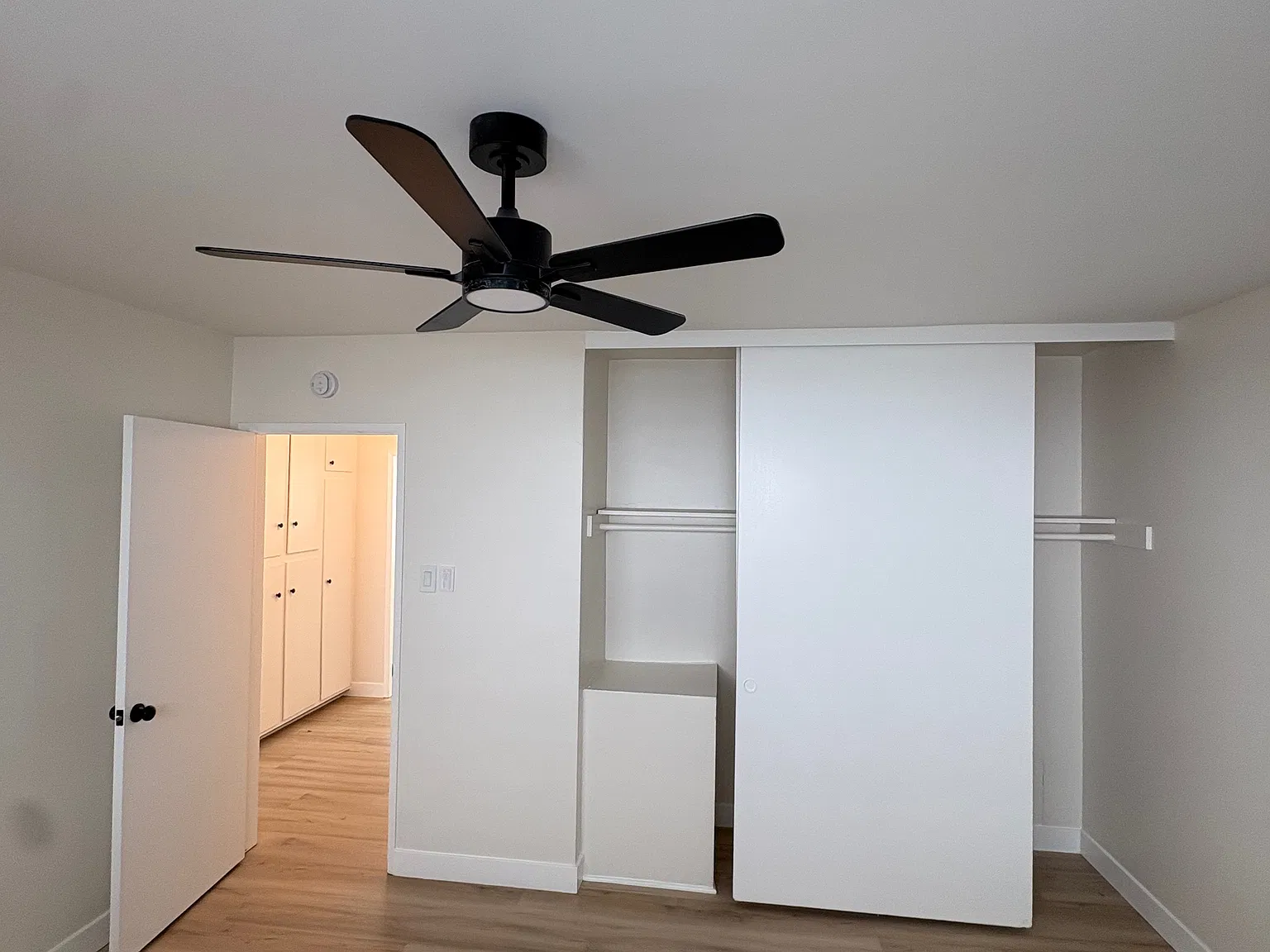 2 bed, 850 sqft, $2,550 — Photo 4