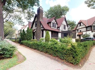 80 Slocum Cres, Forest Hills, NY 11375