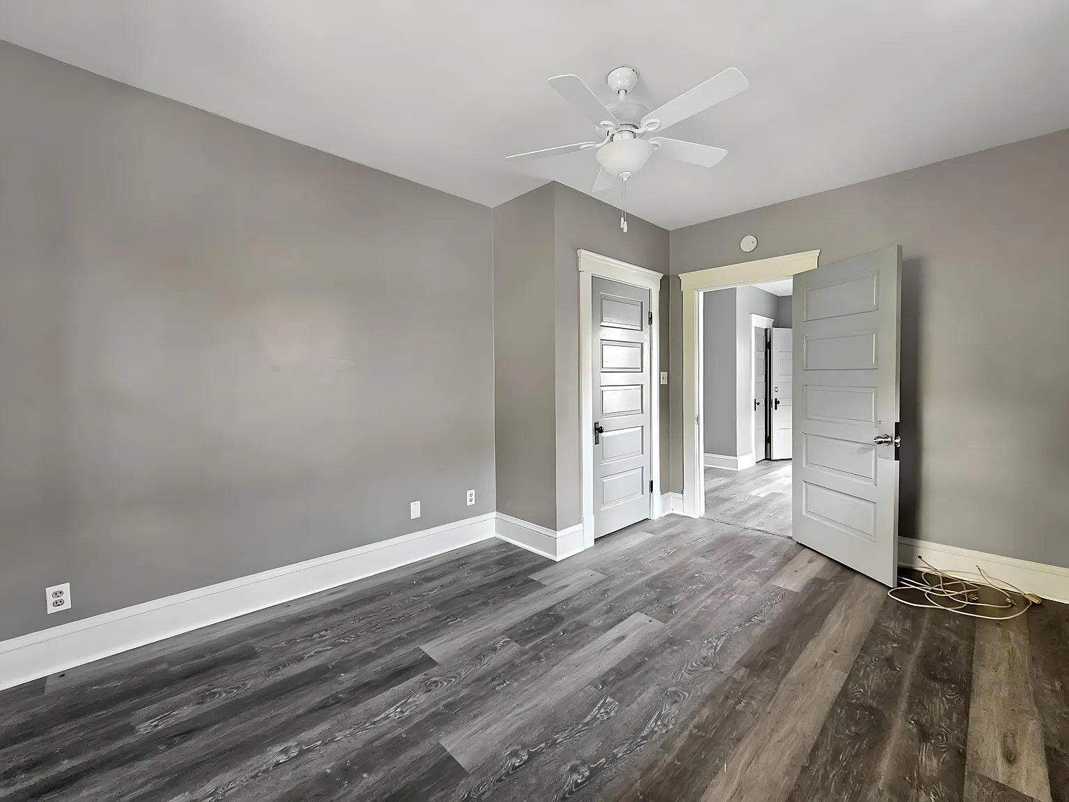 1 bed, 800 sqft, $1,300 — Photo 1