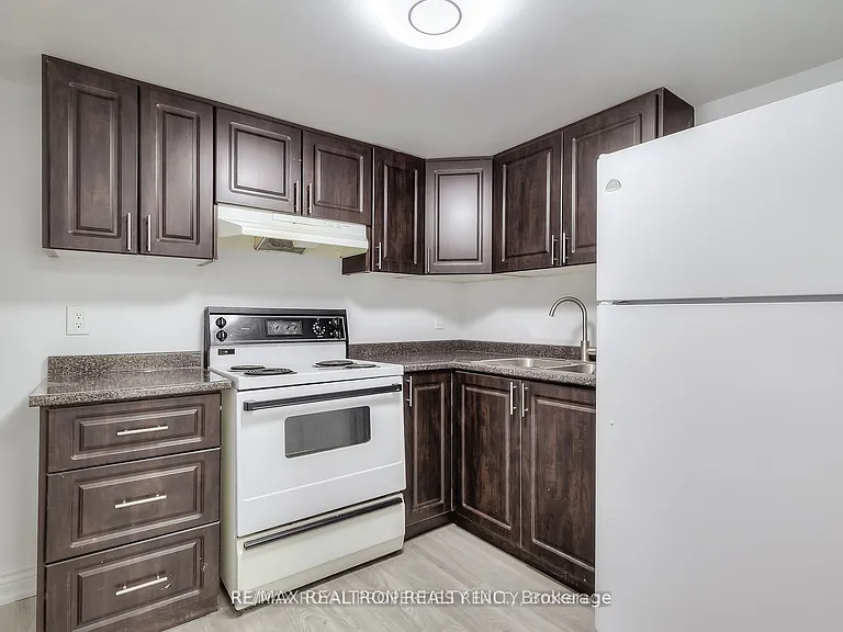 802 Modlin Rd #BASEMENT — Photo 9