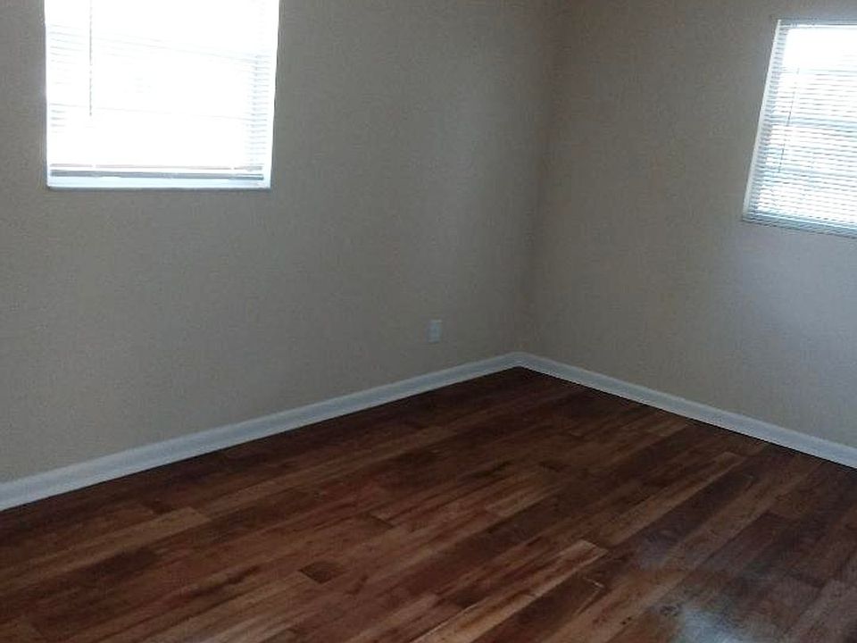 1st image of 3001 SE 52nd Ave