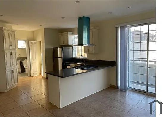 953 N Normandie Ave #300 — Photo 17