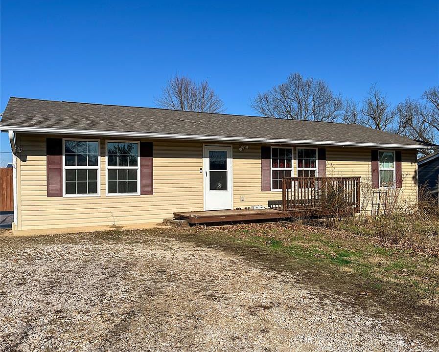 1st image of 4615 Woodland Dr