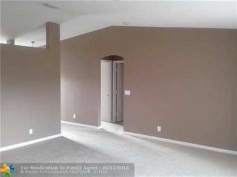 4th image of 769 SW Haas Ave