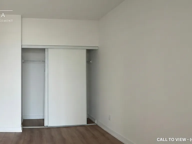 500 Dupont St #606 — Photo 8