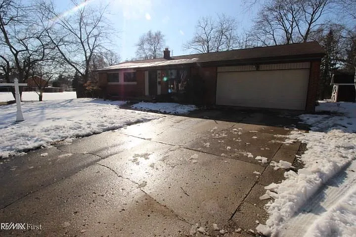 3743 David K Dr photo 1