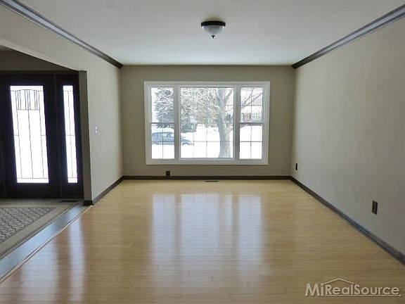 2nd image of 21781 N Center St
