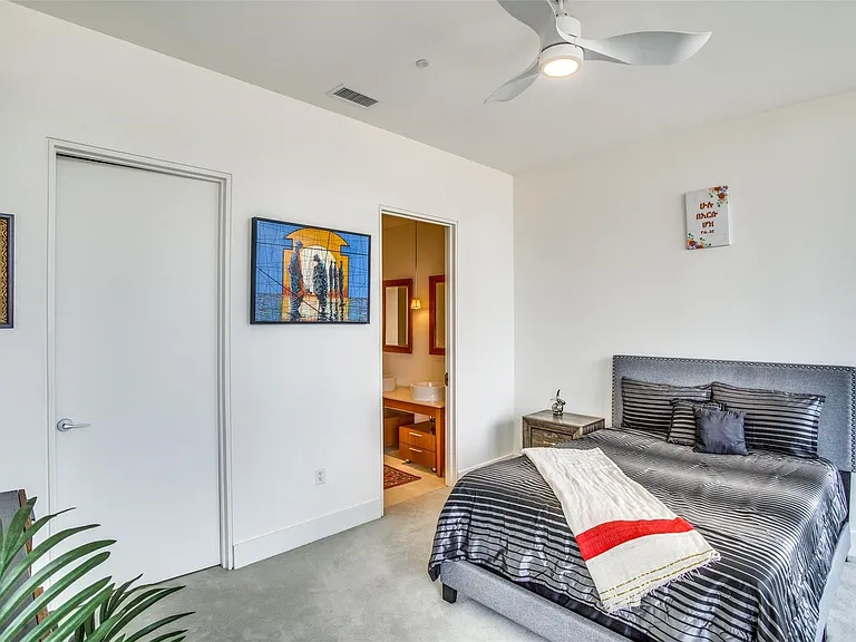 2200 Victory Ave #1603 — Photo 16