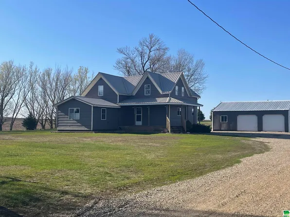 1986 410th St, Hawarden, IA 51023
