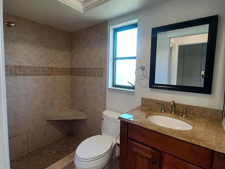 3305 SW 7th Pl — Photo 8