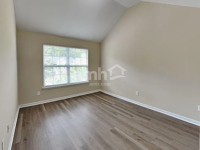1380 Grey Rock Way — Photo 17